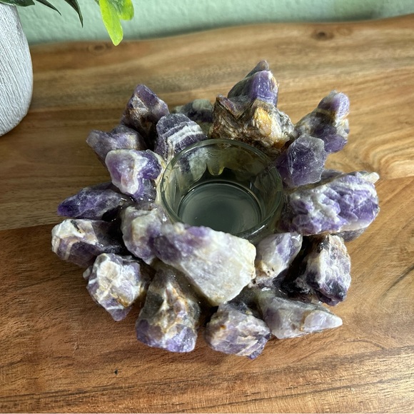 Amethyst Gemstone Tea Light Candle Holder - genuine raw amethyst - Picture 3 of 3